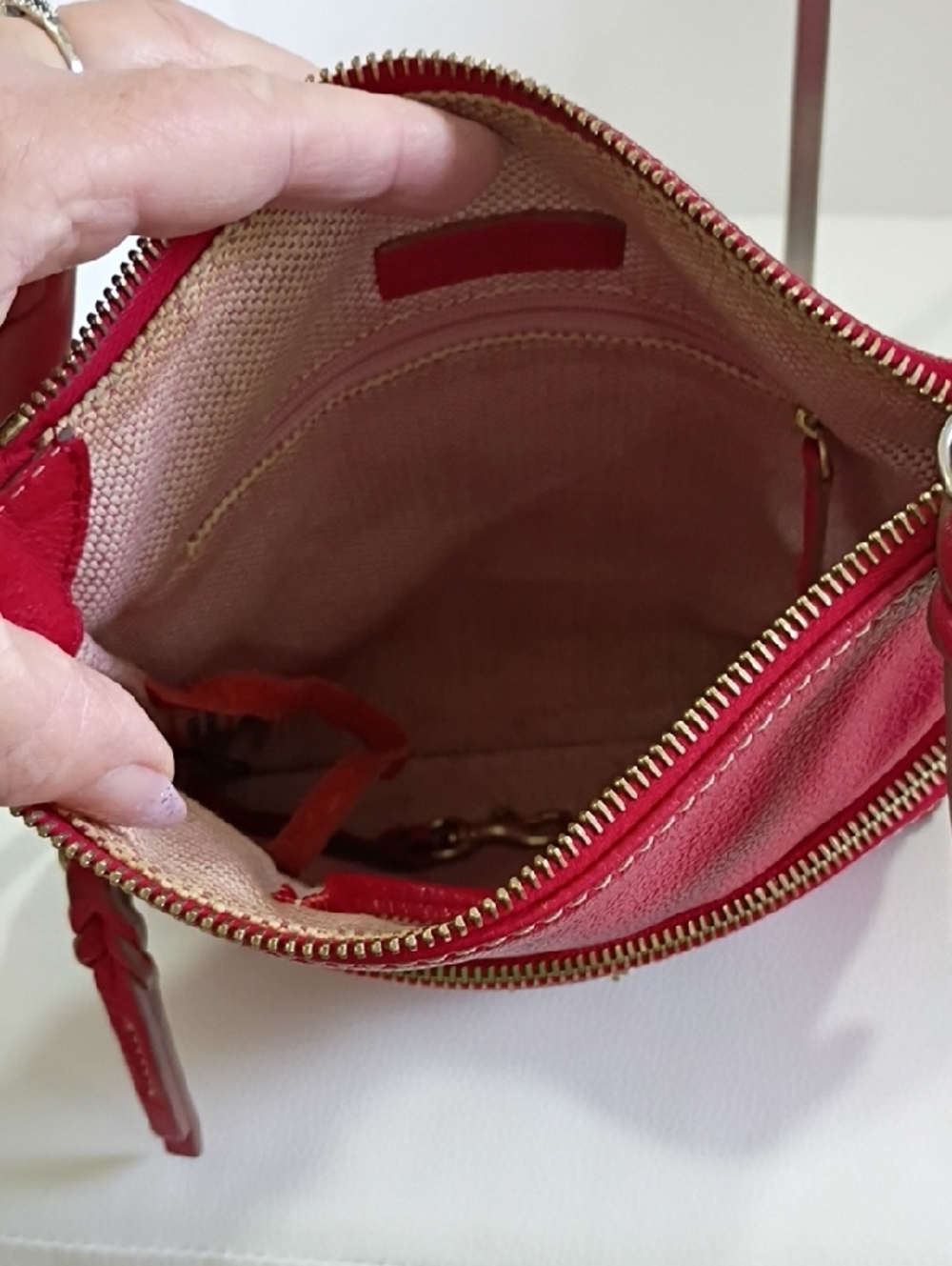 Dooney & Bourke Red Leather Crossbody with Gold Plaque And Adjustable Strap - Picture 4 of 7